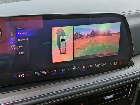 New 2025 Chevrolet Suburban Premier image 22