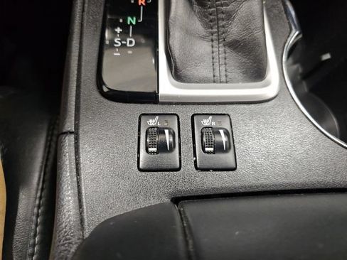 Used 2017 Toyota Highlander SE AWD/4WD image 23