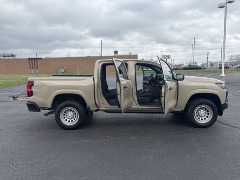 Used 2024 Chevrolet Colorado W/T RWD image 21