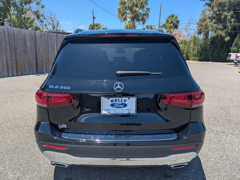 Used 2021 Mercedes-Benz GLB 250 image 7