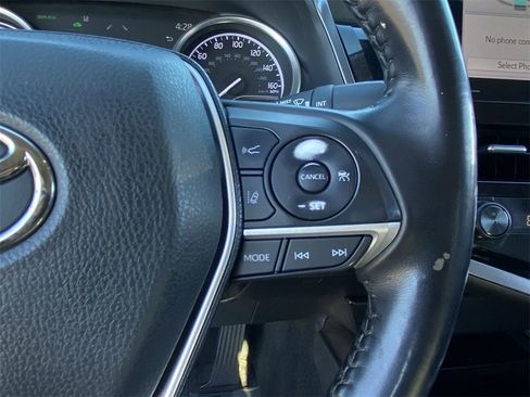 Used 2021 Toyota Camry XLE image 10