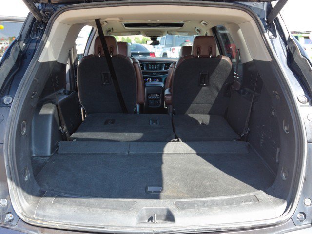Used 2018 Buick Enclave Avenir w/ Avenir Technology Package AWD/4WD image 32