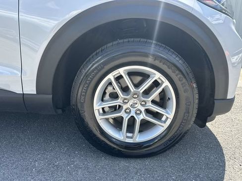 Used 2025 Ford Explorer Active AWD/4WD image 20