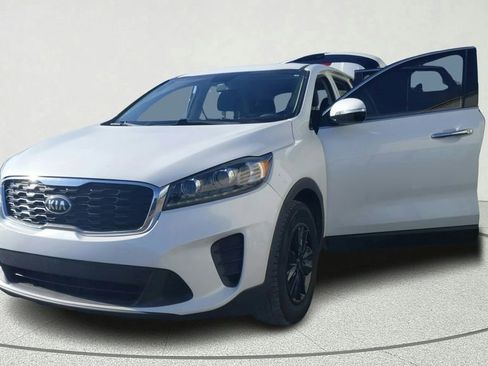 Used 2020 Kia Sorento LX image 10