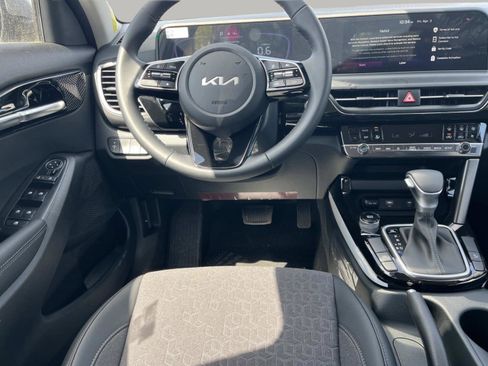 New 2026 Kia Seltos S FWD image 9
