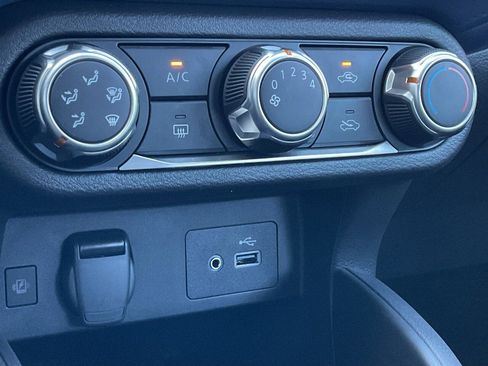 New 2025 Nissan Versa SV image 31