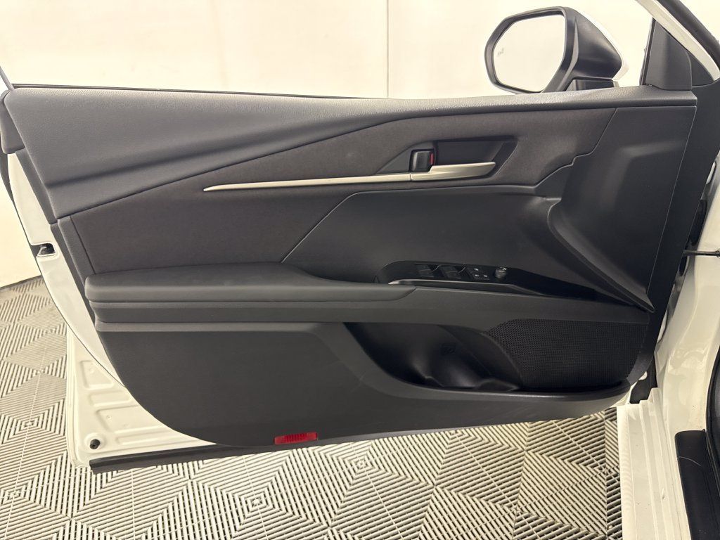 Used 2025 Toyota Camry LE FWD image 21