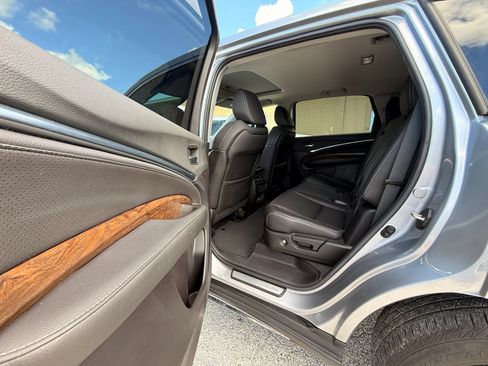 Used 2020 Acura MDX w/ Technology Package FWD image 6