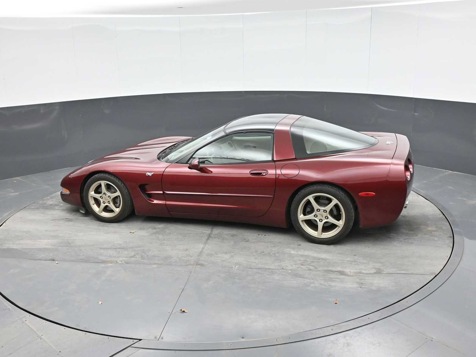Used 2003 Chevrolet Corvette Coupe w/ Preferred Equipment Group RWD image 13