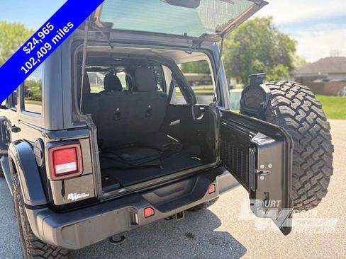 Used 2021 Jeep Wrangler Unlimited Sahara AWD/4WD image 29