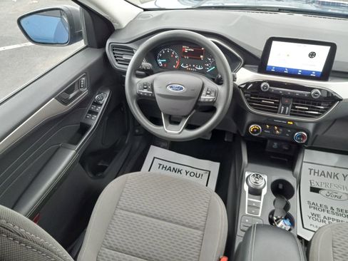 Used 2022 Ford Escape SE image 15