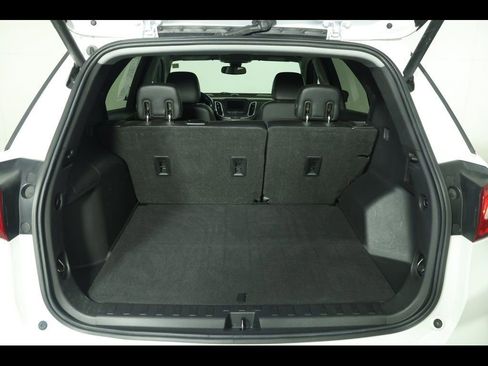 Used 2020 Chevrolet Equinox LT w/ Sport Edition image 12