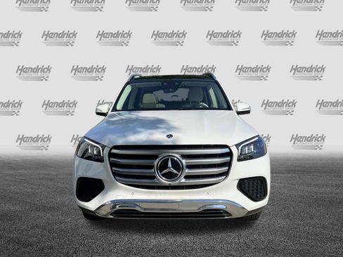 Used 2024 Mercedes-Benz GLS 450 4MATIC image 2