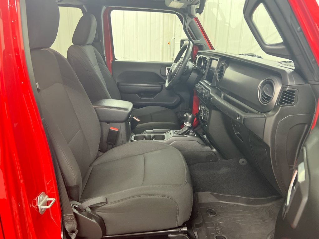 Used 2023 Jeep Gladiator Sport AWD/4WD image 22