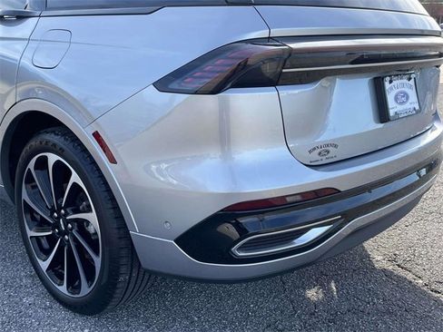 Used 2024 Lincoln Nautilus Black Label image 12