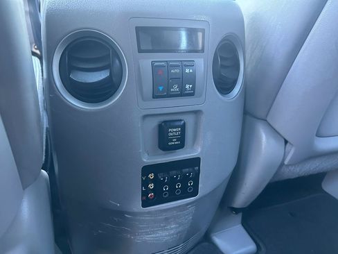Used 2011 Honda Pilot Touring image 17