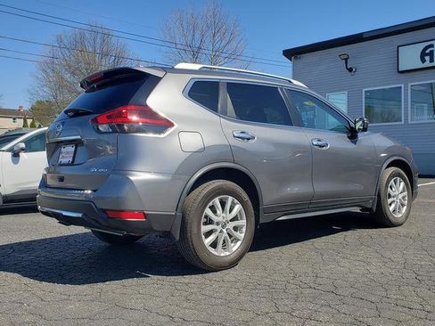 Used 2018 Nissan Rogue SV w/ Sun & Sound Touring Package image 3