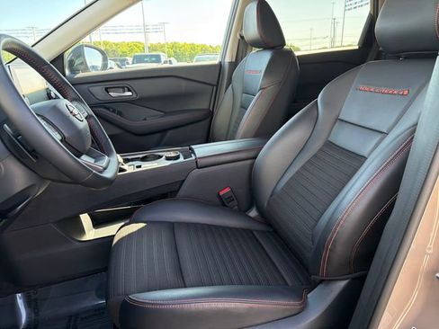 Used 2025 Nissan Rogue SV AWD/4WD image 10