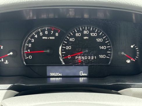 Used 2010 Cadillac DTS Luxury image 38