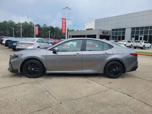 Used 2026 Toyota Camry SE w/ Multimedia Upgrade Package FWD image 2