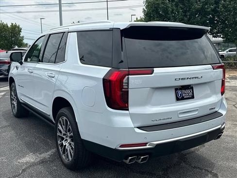 New 2026 GMC Yukon Denali w/ Denali Reserve Package AWD/4WD image 8