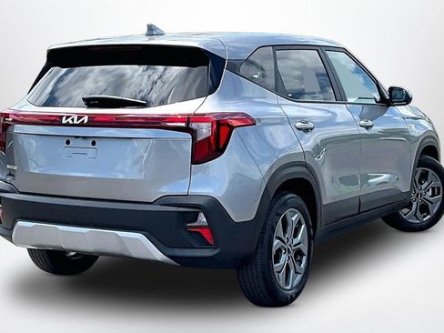 Used 2026 Kia Seltos LX FWD image 6