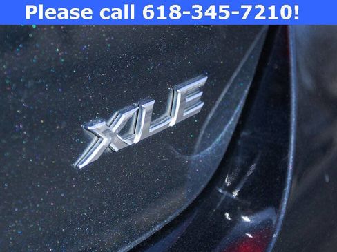 Used 2017 Toyota Camry XLE image 10