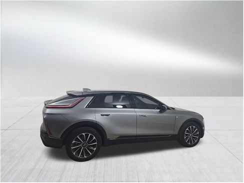 Certified 2025 Cadillac Lyriq Sport image 6