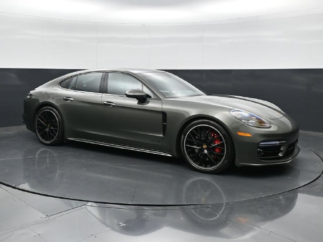 Used 2023 Porsche Panamera GTS AWD/4WD image 3