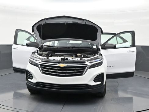 Used 2024 Chevrolet Equinox LS FWD image 33