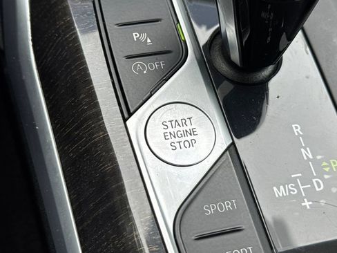 Used 2020 BMW 330i Sedan w/ M Sport Package image 24