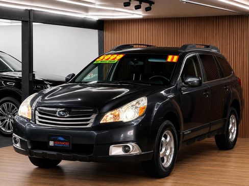 Used 2011 Subaru Outback 2.5i Premium w/ All-Weather Pkg AWD/4WD image 1