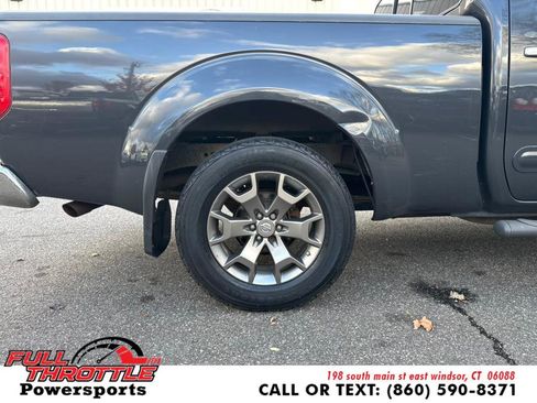 Used 2014 Nissan Frontier SL w/ SL Moonroof Package image 27