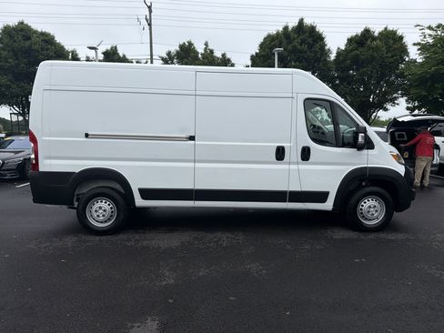 Used 2025 RAM ProMaster 2500 w/ Convenience Group FWD image 11
