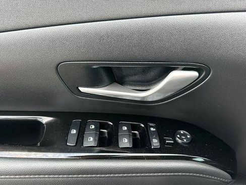 Certified 2024 Hyundai Tucson Limited FWD image 11