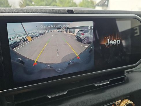 Used 2024 Jeep Wrangler Willys image 10