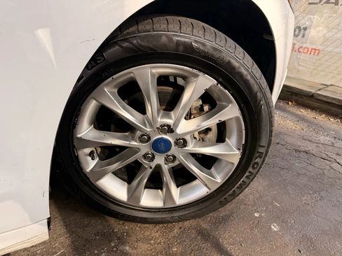 Used 2017 Ford Fusion SE w/ Fusion SE Technology Package image 45