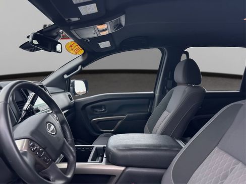 Used 2024 Nissan Titan SV w/ SV Bronze Edition Package RWD image 9