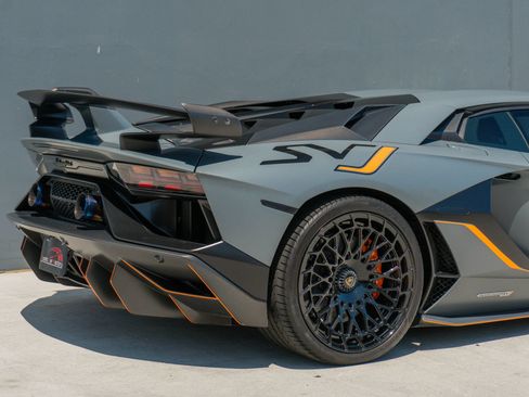 Used 2019 Lamborghini Aventador SVJ AWD/4WD image 39