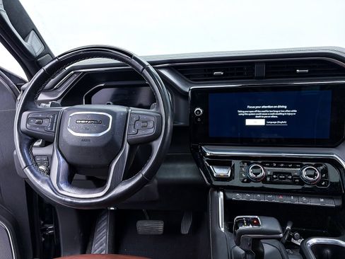 Used 2024 GMC Sierra 1500 Denali Ultimate AWD/4WD image 8