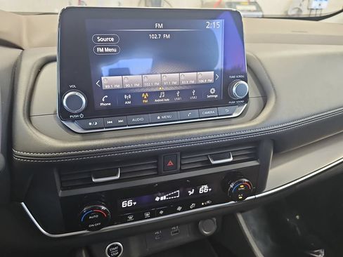 Used 2023 Nissan Rogue SV FWD image 20