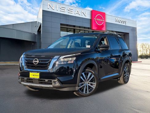 New 2025 Nissan Pathfinder Platinum w/ Cargo Package image 1