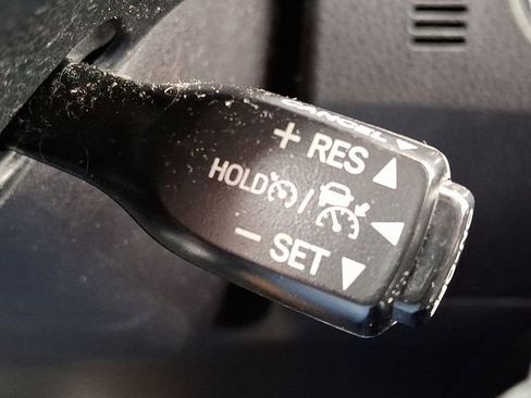 Used 2018 Toyota Corolla SE image 27