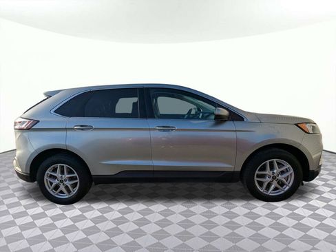 Used 2024 Ford Edge SEL image 2
