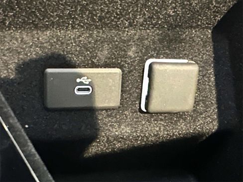 Certified 2024 Cadillac Lyriq Luxury image 29