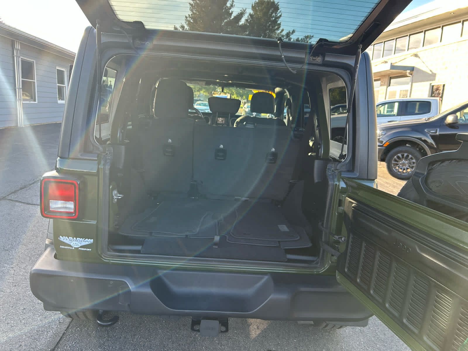 Used 2021 Jeep Wrangler Unlimited Sport AWD/4WD image 23