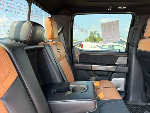 Used 2024 Ford F250 Platinum AWD/4WD image 37