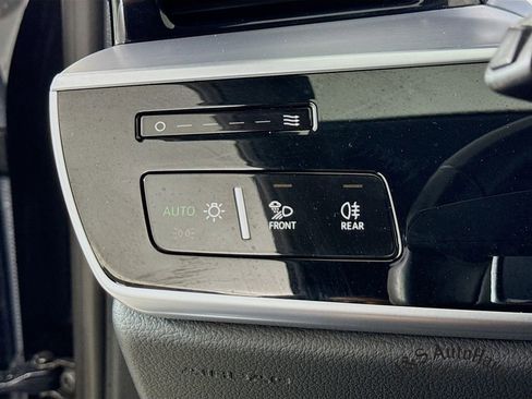 Used 2022 Audi A8 L 3.0T image 10