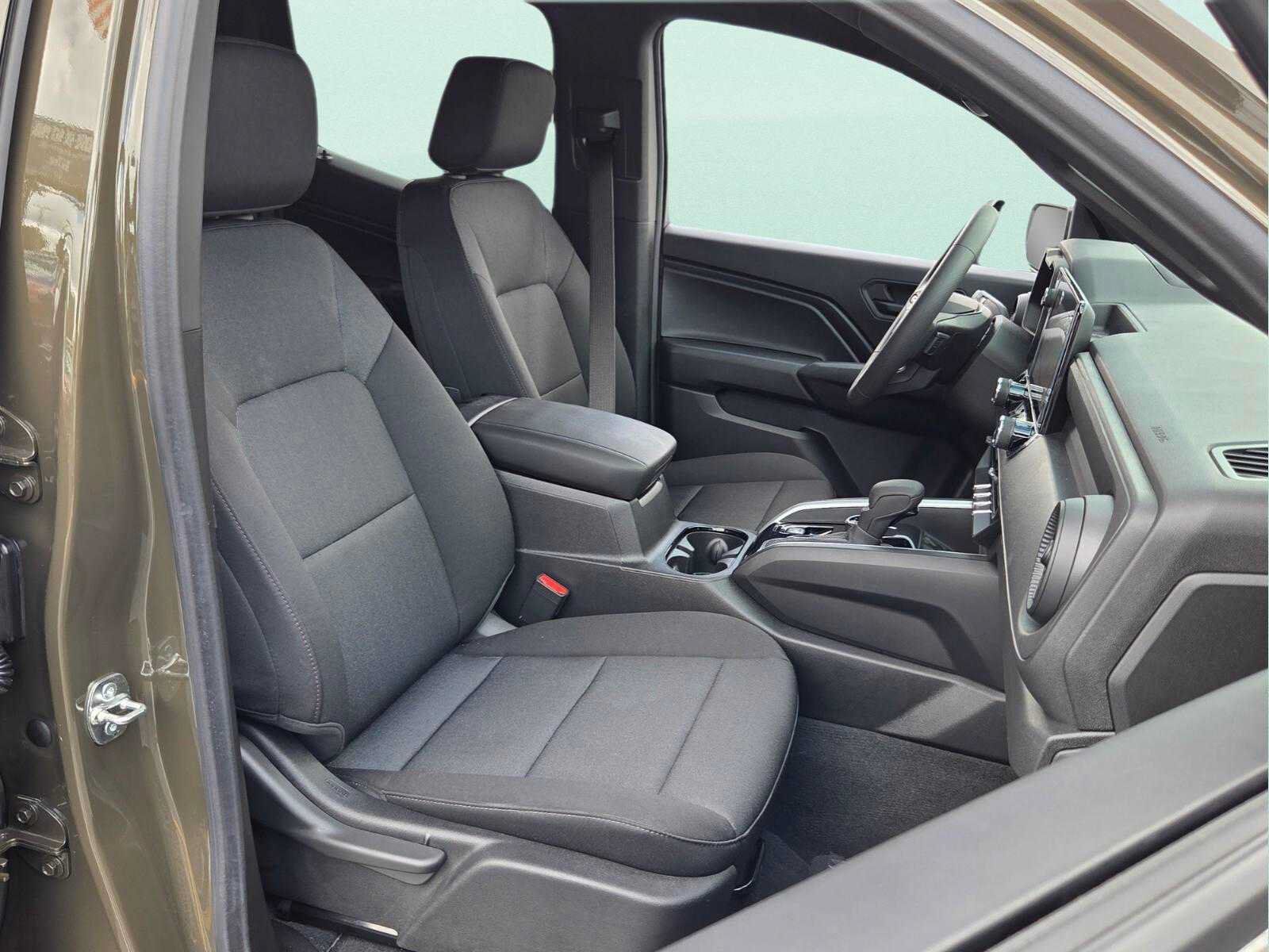 Used 2024 Chevrolet Colorado Trail Boss AWD/4WD image 18