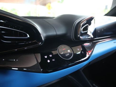 Used 2026 Ferrari Purosangue AWD/4WD image 35